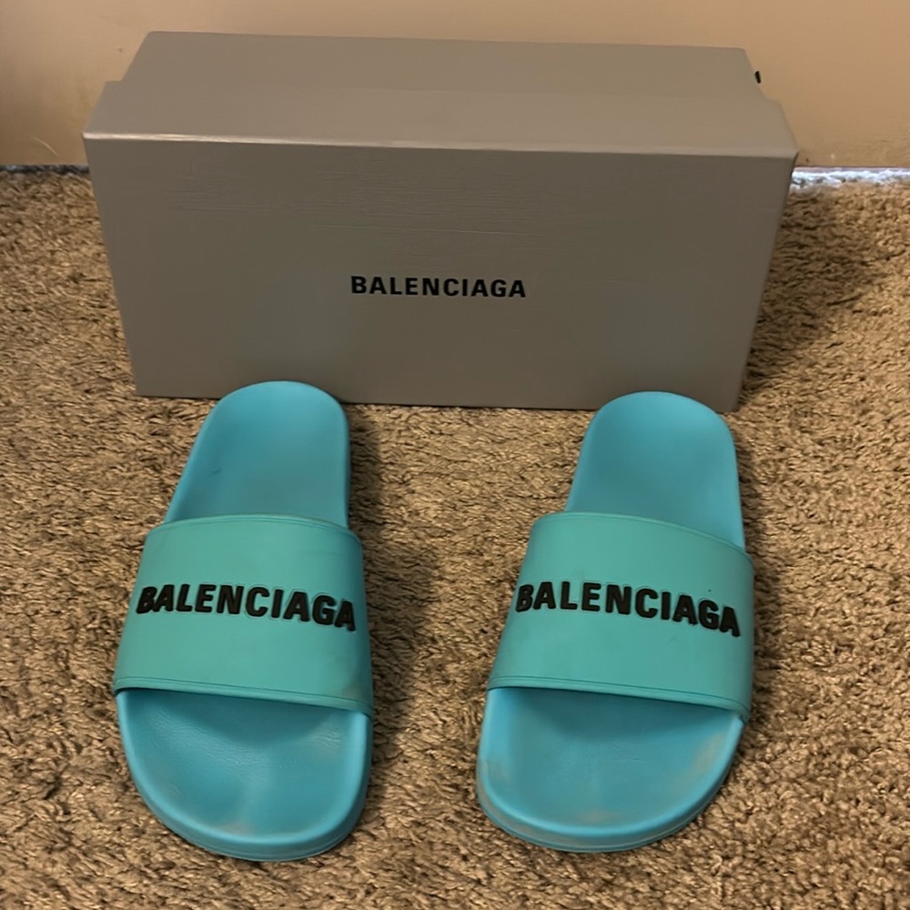 Balenciaga pool slides